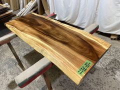 イチイ9406 一位 一枚板無垢 乾燥材 1390x570‐560x52mm ローテーブル