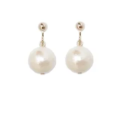 [スズメの国 装身具]イヤリング ネジバネ式 コットンパール 12ｍｍ 大粒 軽い 揺れる シンプル 日本製 結婚式 披露宴 クリスマス レディース (ゴールドカラー)