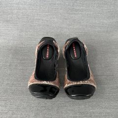 PRADA フラットパンプス ホワイト メタルキャップトゥ 37.5 - メルカリ