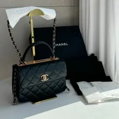 ほぼ新品 CHANEL シャネル トレンディ CC トップス ハンドル スモール フラップ バッグ ブラック ゴールドのサムネイル