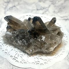 スモーキークラスター/モリオンクラスター約298.8g 台座付き 天然石 