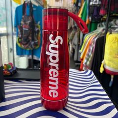 Supreme x SIGG シュプリーム ウォーターボトル 水筒 - メルカリ