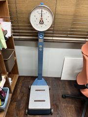 【昭和レトロ】小川精機 大型体重計 OGAWA SEIKO アンティーク 当時物 昭和レトロ】小川精機 大型体重計 OGAWA SEIKO アンティーク 当時物