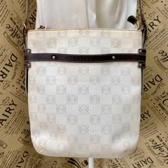 x*x様 LOEWEロエベ巾着パイル地ショルダーバッググリーン LOEWEロエベ巾着パイル地ショルダーバッググリーン - メルカリ
