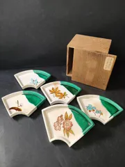 F22-09/万古焼/加賀瑞山 造/色絵四季草花扇面形銘々皿 5客/骨董/万古焼/萬古焼/扇面/扇形/小鉢/小皿/向付/膾皿/銘々皿/懐石料理/懐石道具/のサムネイル