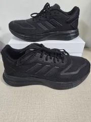 アディダス デュラモ 10 オールブラック サイズ 265