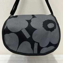 【フィンランド】marimekkoマリメッコ ショルダーバッグ大 楕円 ウニッコ フィンランド】marimekkoマリメッコ ショルダーバッグ大 楕円 ウニッコ