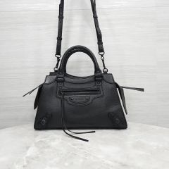 BALENCIAGA ネオクラシック シティ ミディアム ブラック - メルカリ