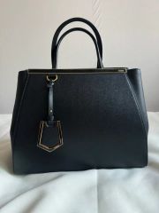 BALENCIAGA レザー ワイヤー ハンドバッグ キーホルダー付き - メルカリ