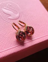新品 スワロフスキー　Swarovski Bella V ドロップピアス ピンク