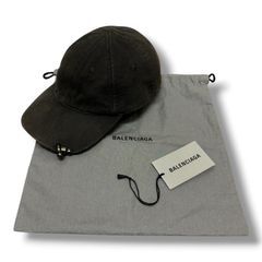 BALENCIAGA ブラック ピアスベースボールキャップ Lサイズ - メルカリ