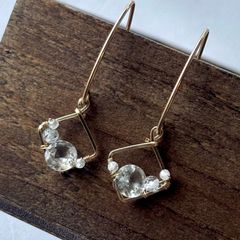 ピアス☆宝石質 ロシア産フェナカイト原石_220995 - メルカリ