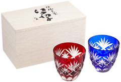 手作りクリスタル 浪漫切子 菱に菊 一口 ビールグラス ペア 共箱 酒器 手作りクリスタル 浪漫切子 菱に菊 一口 ビールグラス ペア 共箱 酒器