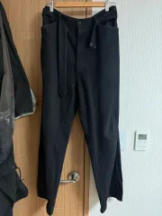 コモリ ベルト付き パンツのサムネイル