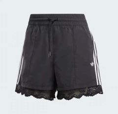 adidas originalsレース トリム スリーストライプスショートパンツ