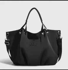 アロ ヨガ ショルダーバッグ ブラックのサムネイル