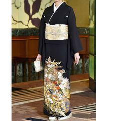 正絹黒留袖 駒刺繍 地紙重ね鼓草花文 ⭐︎⑧(訪問着、紬、袋帯なども