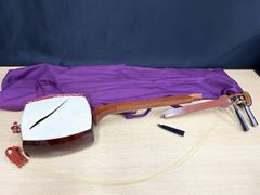 三味線 全長99㎝ 棹の幅2.7㎝ 皮破れ有り 収納袋 和楽器 - メルカリ