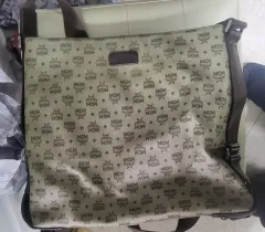 MCM エム シー エム 書類バッグ ショルダーバッグ ヴィセトス クロスバック メッセンジャーバッグ 正規品のサムネイル