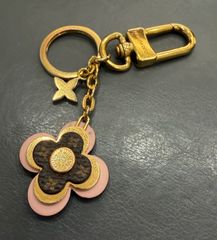 Louis Vuitton フラワーモチーフ キーホルダー - メルカリ
