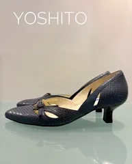【YOSHITO/ヨシト】Vカットストラップパンプス ネイビーパイソン 23cm 2E 本革 4.5cmヒールのサムネイル