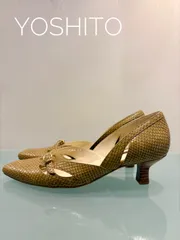 【YOSHITO/ヨシト】Vカットストラップパンプス ベージュパイソン 23cm 2E 本革 4.5cmヒールのサムネイル