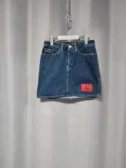 Calvin Klein カルバン・クライン レッド ロゴ デニム スカートのサムネイル
