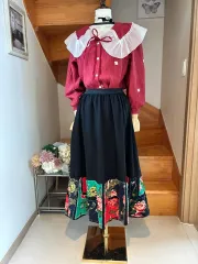 レッド ブラウス &パッチワーク スカートのサムネイル
