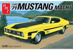 AMT ERTL '70 CHALLENGER R/T 1/25 @254 - メルカリ