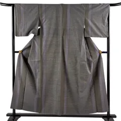 【美品】 紬 身丈154.5cm 裄丈64.5cm M 袷 証紙 亀甲絣 十字絣 灰色 正絹 秀品 【中古】のサムネイル
