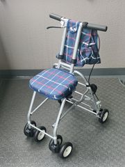 美品 シルバ−カ マキテック折畳み 軽量バッグ座れる3wayキャスタ 美品シルバーカ マキテック折畳み軽量 バッグ コンパクト 座れる3way