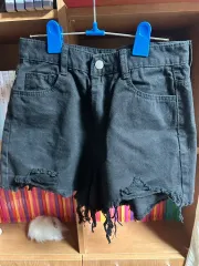 黒 ショートパンツ