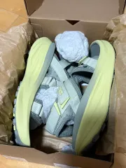 TEVA(テバ) アベントレイル サンダル 230 ライム イエロー 新品のサムネイル