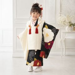 七五三着物 3歳 男の子 被布セット ベージュ金彩×墨黒の菊重ね ベレー