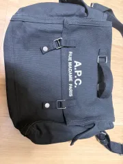 A.P.C. アーペーセー リ・クーペレーション サッチェルバッグのサムネイル