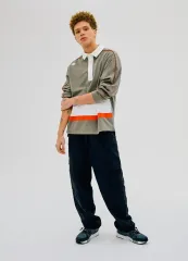 デサント カラシャツ L 105 カーキベージュ 新品 スウェット Tシャツ 登山 キャンピングのサムネイル