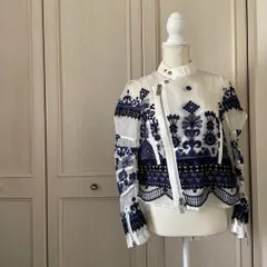 18　sacai サカイ　 ジャケット アウター　花柄 刺繍　長袖 シアー 透け感　お呼ばれ　デート　オフィスカジュアル　アウター　ジャケット　jacket　outer　ブルー 青  ネイビー　BLUE　NAVY　ホワイト  白　ブルゾンのサムネイル