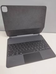iPad (第7世代) 、純正magic keyboard Wi-Fi - メルカリ