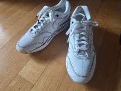 ナイキ 限定モデル スニーカーのサムネイル
