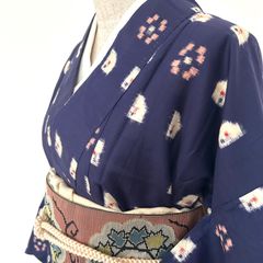 3 アンティーク着物 単衣 身丈148 銘仙・紺地に白幾何学・ピンク花・可愛い・大正ロマン・昭和 레트로