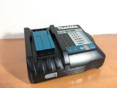 マキタ18V ポータブル電源 60Ahバッテリー付インバーター車中泊 - メルカリ