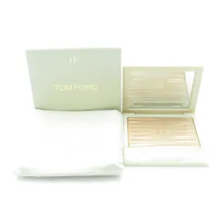 美品 TOMFORD トムフォード グロウ ハイライター フェースパウダー 6.5g 残量多 01V ユーフォリック フェイスパウダ BD5673D1のサムネイル