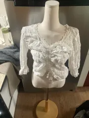 レイ フリルブラウス
