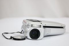 きれいに録画】Sanyo フルHD ビデオカメラ DMX-HD2000 - メルカリ