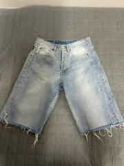 XS ヴェトモン ダメージ デニム ショーツ パンツのサムネイル