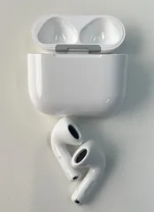 超美品　AirPods 4 ホワイト MXP63J/A
