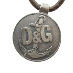 ディー&ジー ドルガバ ドルチェ&ガッバーナ D&G ネックレス アクセサリー ペンダント ロゴ 金属製コインチャーム シルバー色 ■GY18 /MQのサムネイル