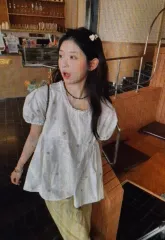 (海外配送)刺繍フローラル半袖ブラウスのサムネイル
