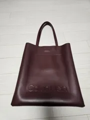 Calvin Klein カルバン・クライン の バーガンディ トートバッグのサムネイル