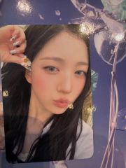 ILLIT 直筆サイン入りトレカ イロハ GLITTER DAY M&G - メルカリ